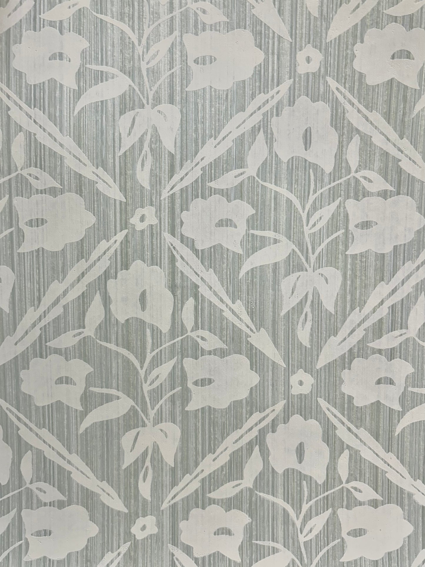 Hand-Painted Strié Wallpaper rolls