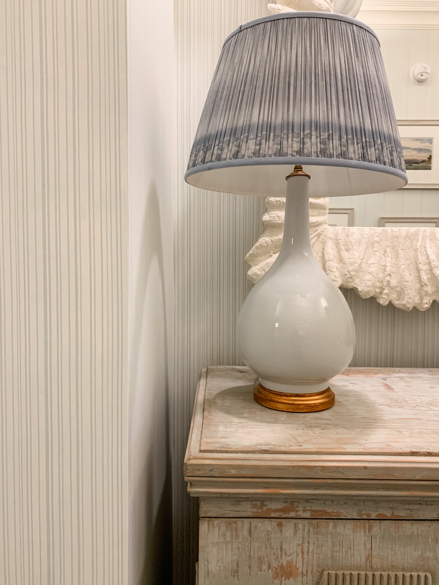 Hand-Painted Strié Wallpaper rolls